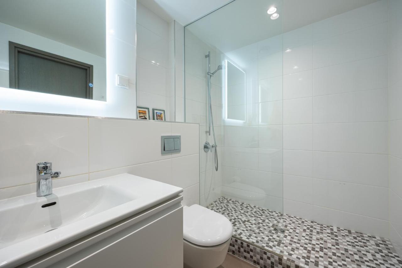 Rotermanni Apartment#top Location#spacious#free Parking Tallinn