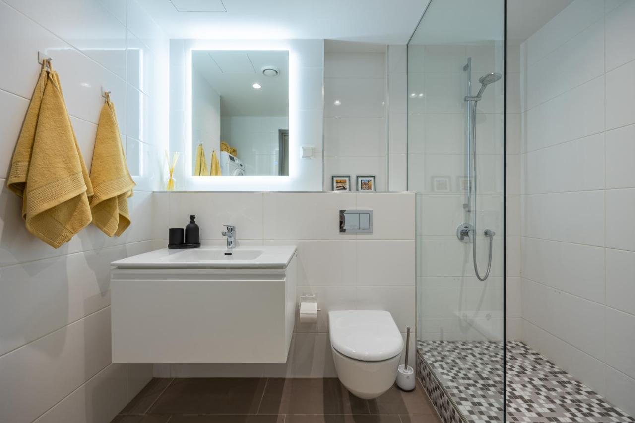 Rotermanni Apartment#top Location#spacious#free Parking Leilighet
